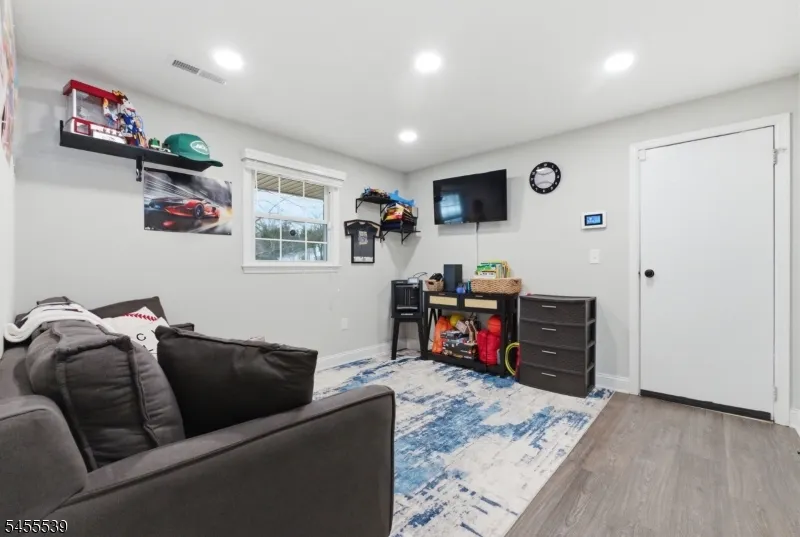 61 Queen Anne Dr Bernards, NJ 07920