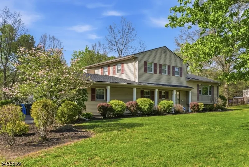 61 Queen Anne Dr Bernards, NJ 07920