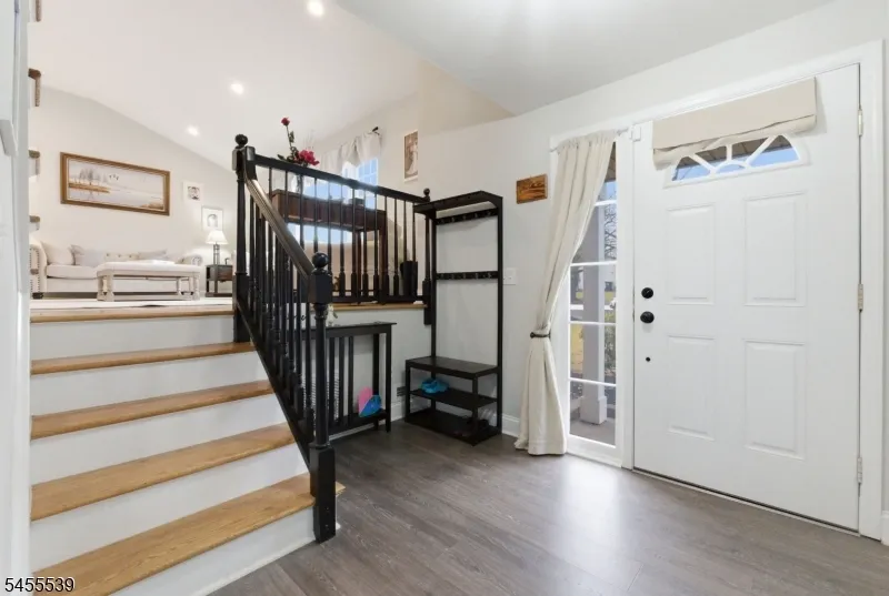 61 Queen Anne Dr Bernards, NJ 07920