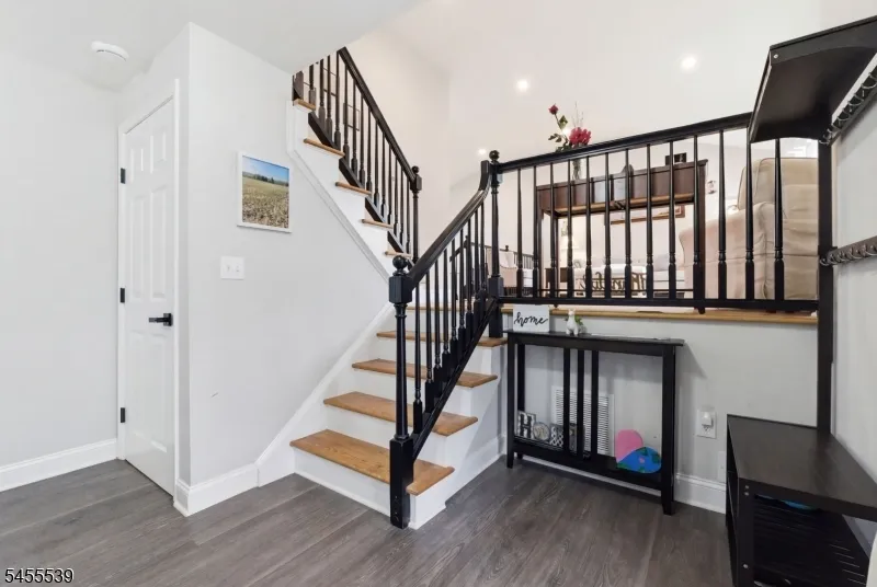 61 Queen Anne Dr Bernards, NJ 07920
