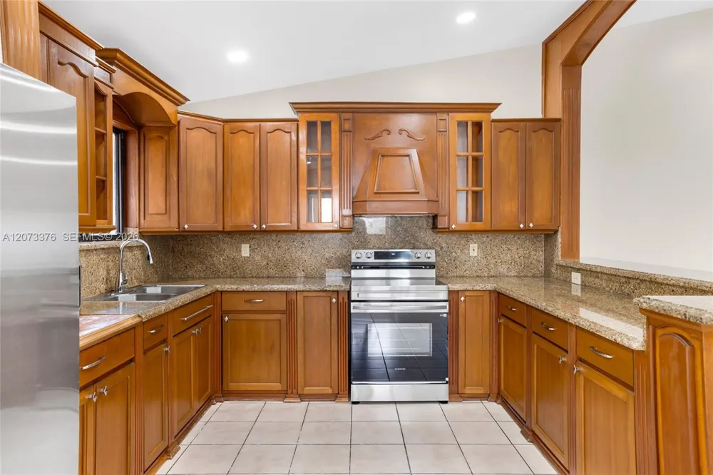 10212 NW 129th St Hialeah Gardens, FL 33018