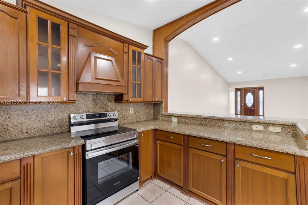 10212 NW 129th St Hialeah Gardens, FL 33018