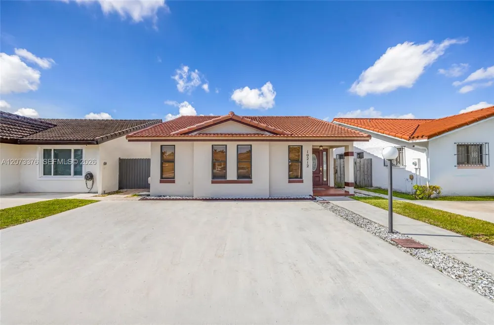 10212 NW 129th St Hialeah Gardens, FL 33018