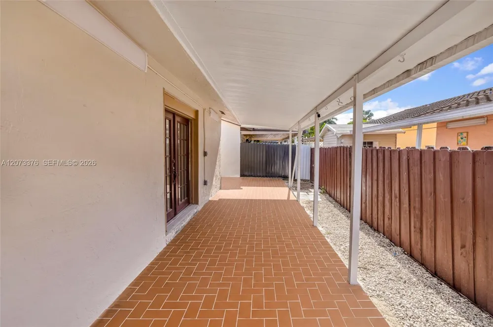 10212 NW 129th St Hialeah Gardens, FL 33018