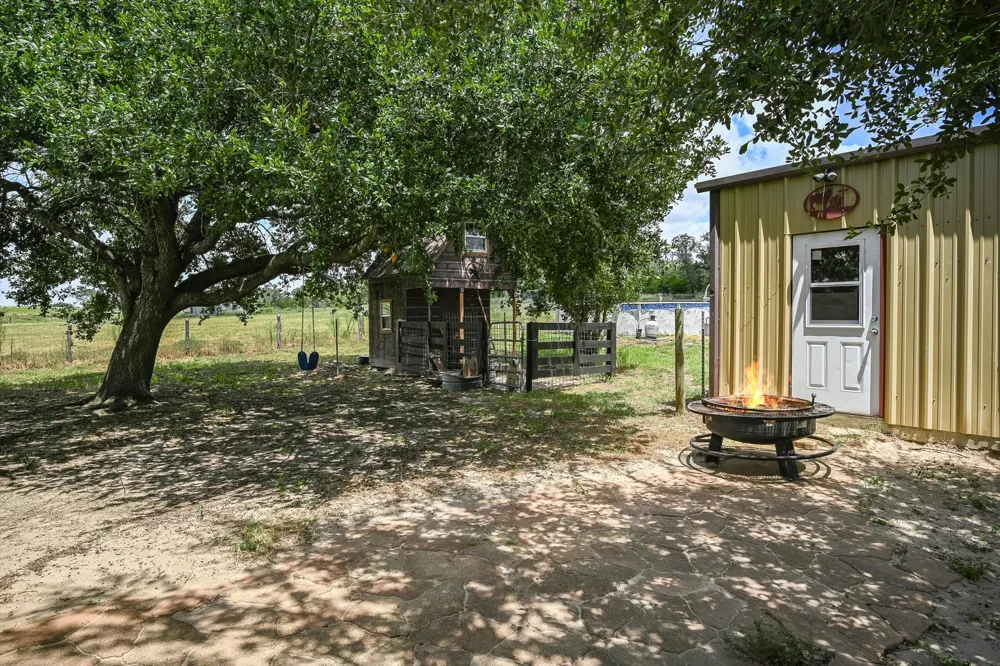 1170 Private Road 3241 Lincoln, TX 78948
