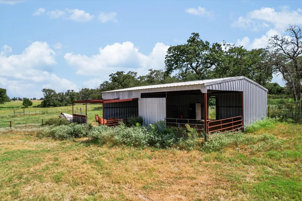 1170 Private Road 3241 Lincoln, TX 78948