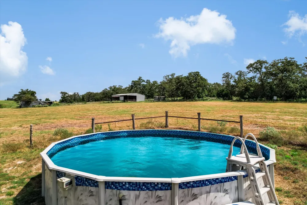 1170 Private Road 3241 Lincoln, TX 78948