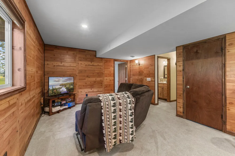 7531 E 250th Street Elko New Market, MN 55020