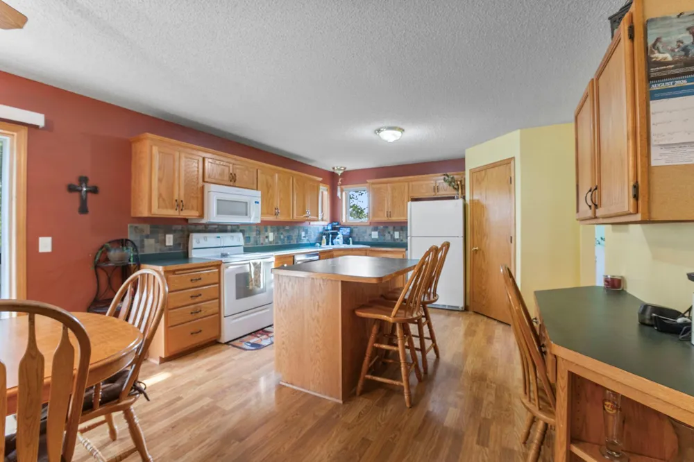 7531 E 250th Street Elko New Market, MN 55020