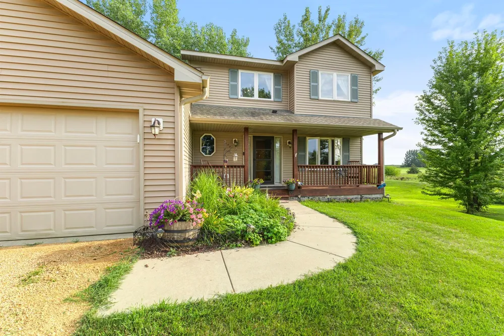 7531 E 250th Street Elko New Market, MN 55020