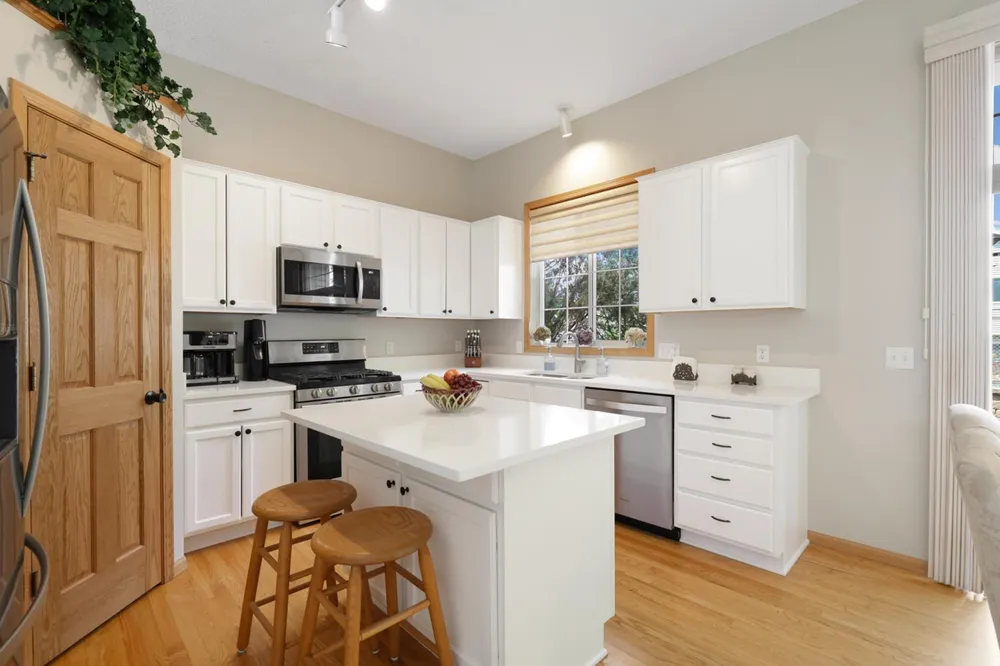 15751 Cicerone Path Rosemount, MN 55068