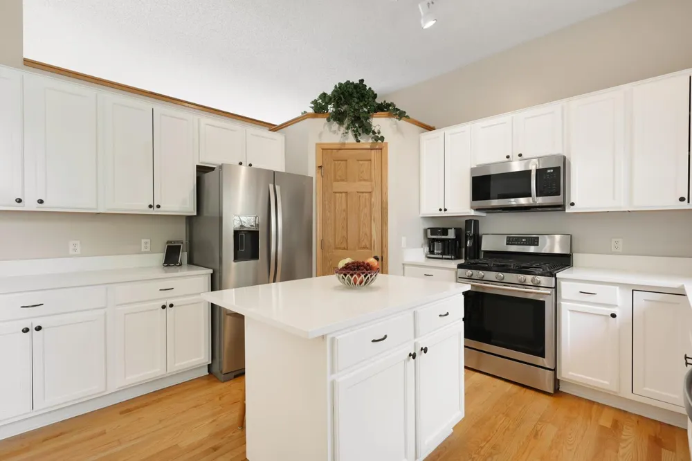 15751 Cicerone Path Rosemount, MN 55068