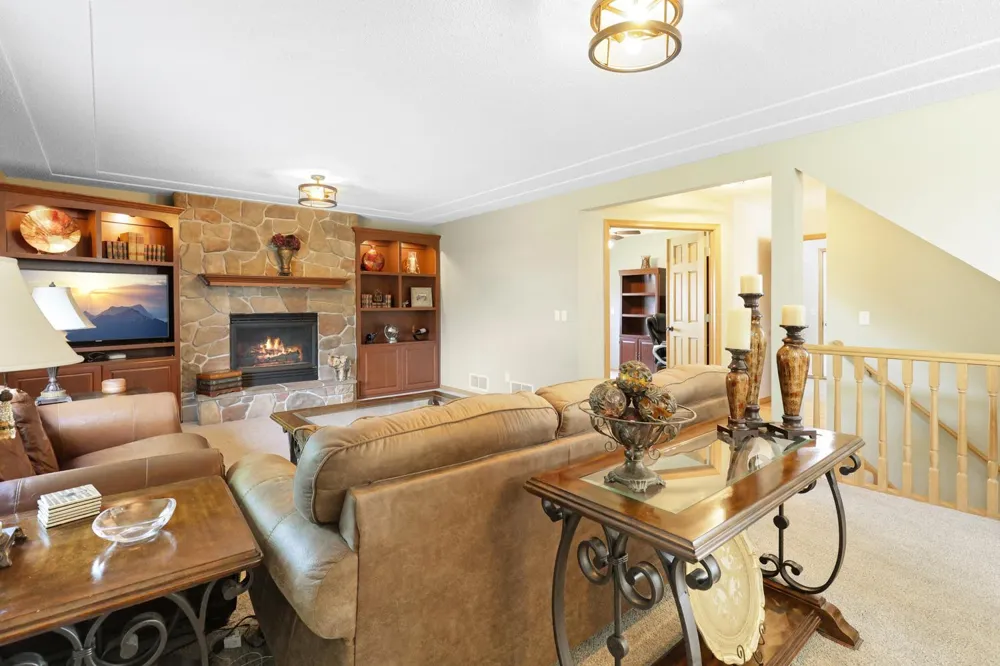 15751 Cicerone Path Rosemount, MN 55068