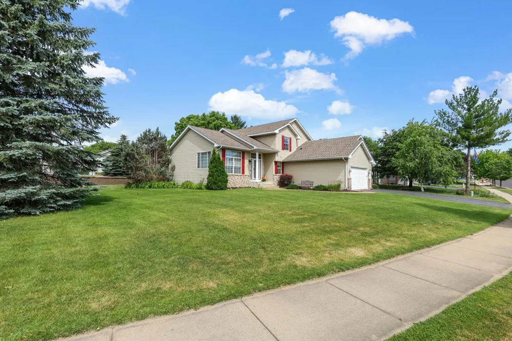 15751 Cicerone Path Rosemount, MN 55068