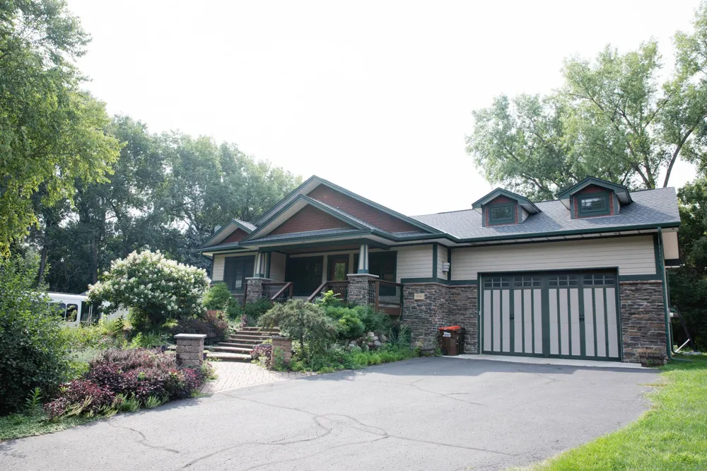 930 County Road C E Maplewood, MN 55109