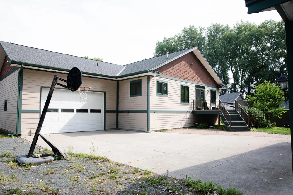 930 County Road C E Maplewood, MN 55109