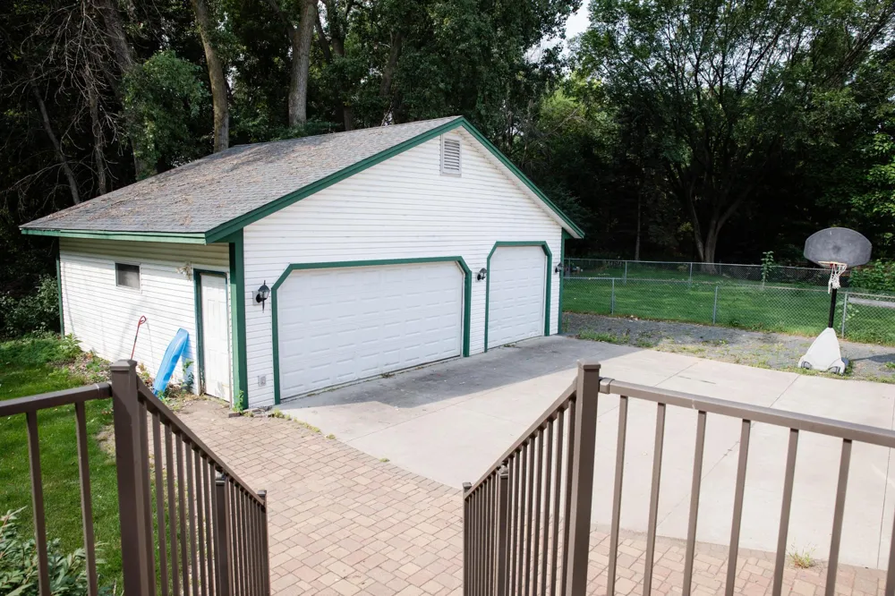930 County Road C E Maplewood, MN 55109