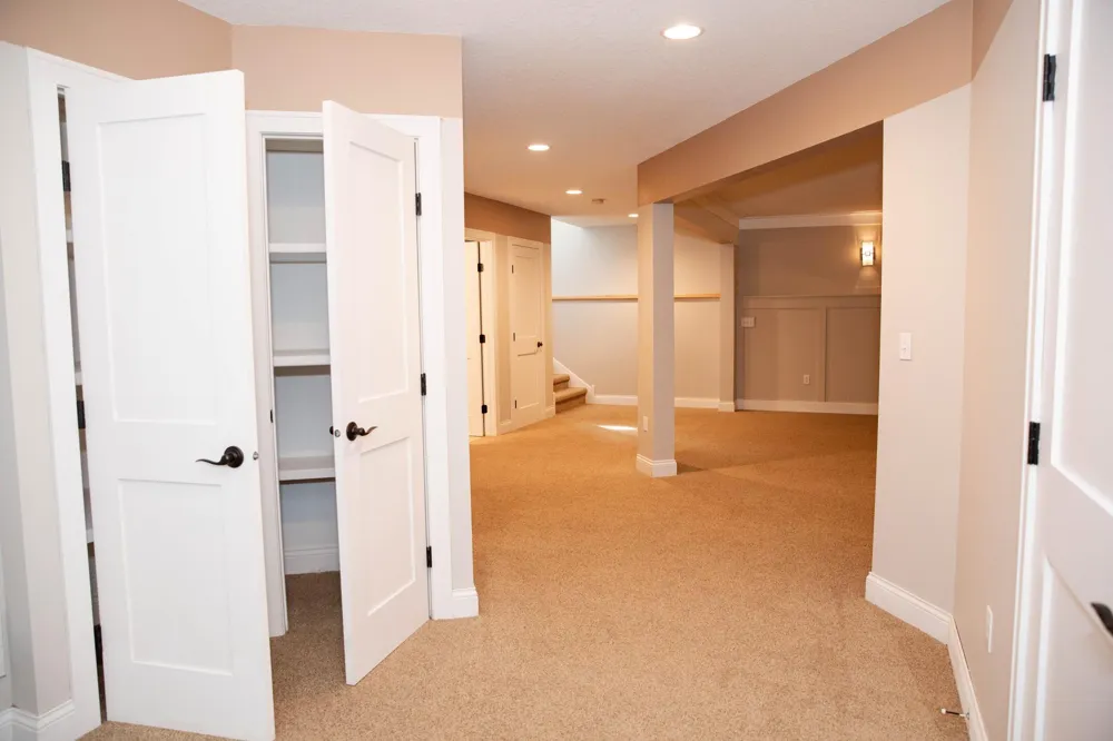 930 County Road C E Maplewood, MN 55109
