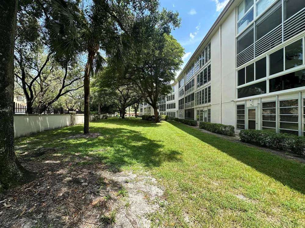 1901 Bermuda Circle #B1 Coconut Creek, FL 33066