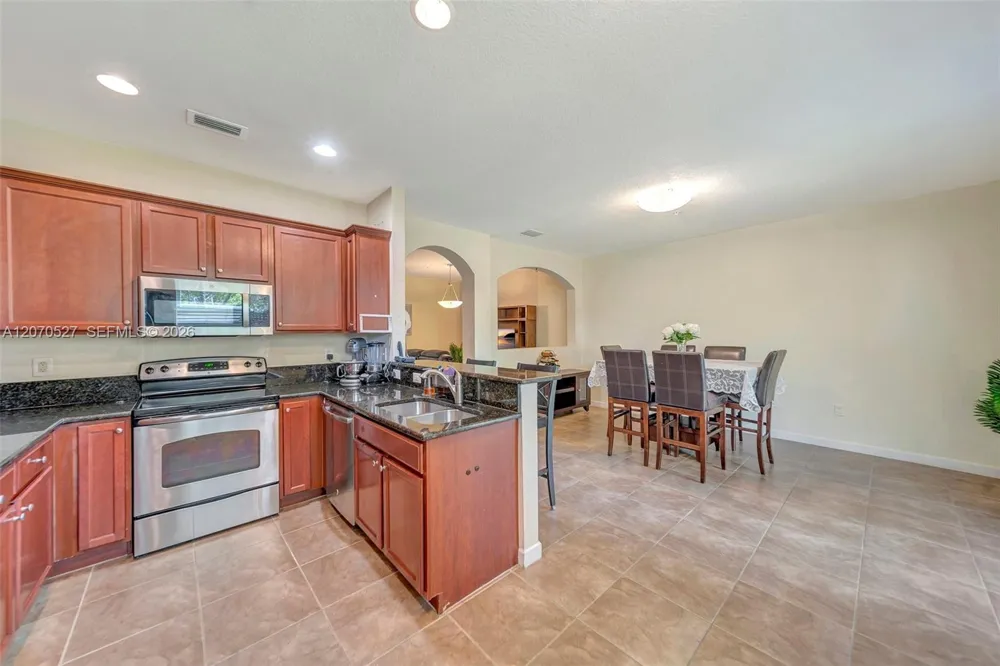 12434 NW Emerald Creek Mnr Plantation, FL 33325
