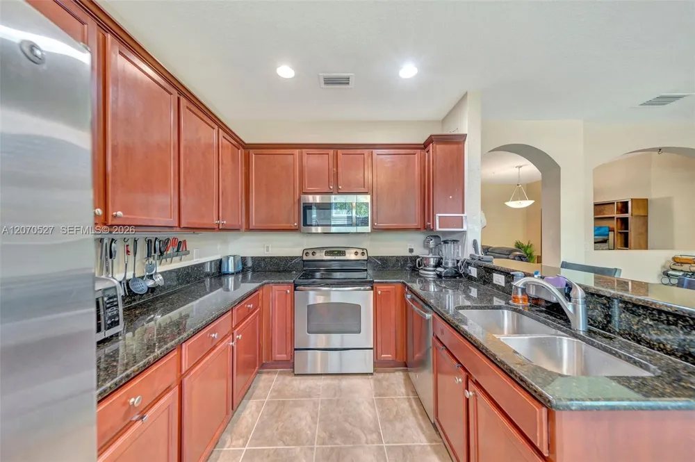 12434 NW Emerald Creek Mnr Plantation, FL 33325