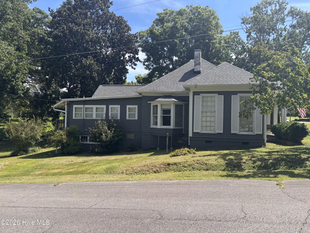 55 Aquone Road Andrews, NC 28901