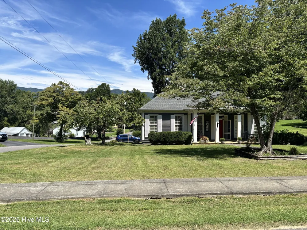 55 Aquone Road Andrews, NC 28901
