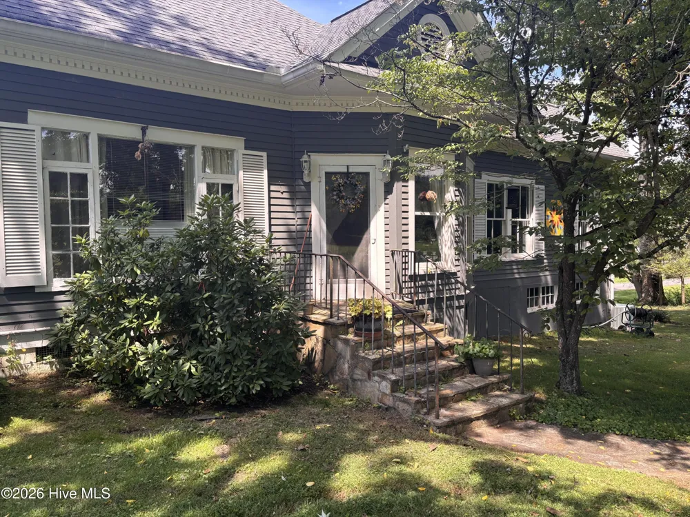 55 Aquone Road Andrews, NC 28901