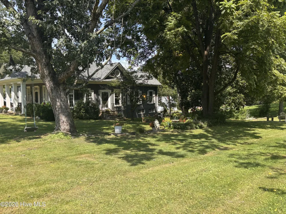 55 Aquone Road Andrews, NC 28901