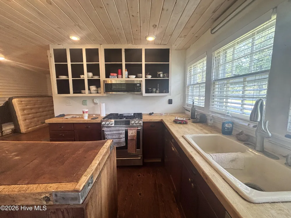 55 Aquone Road Andrews, NC 28901