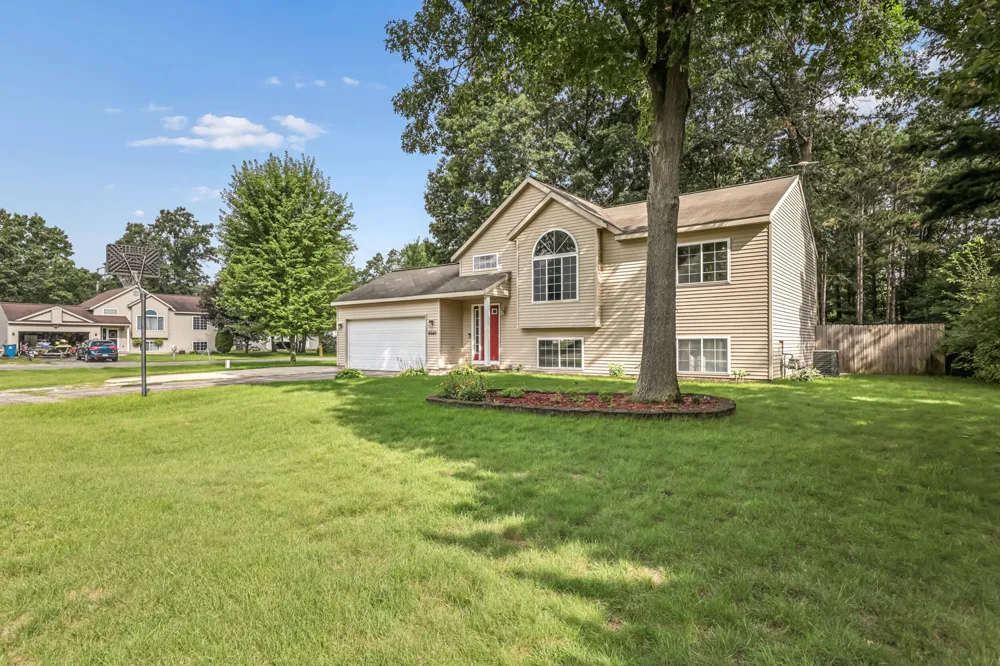 6640 Megan Court Muskegon, MI 49442