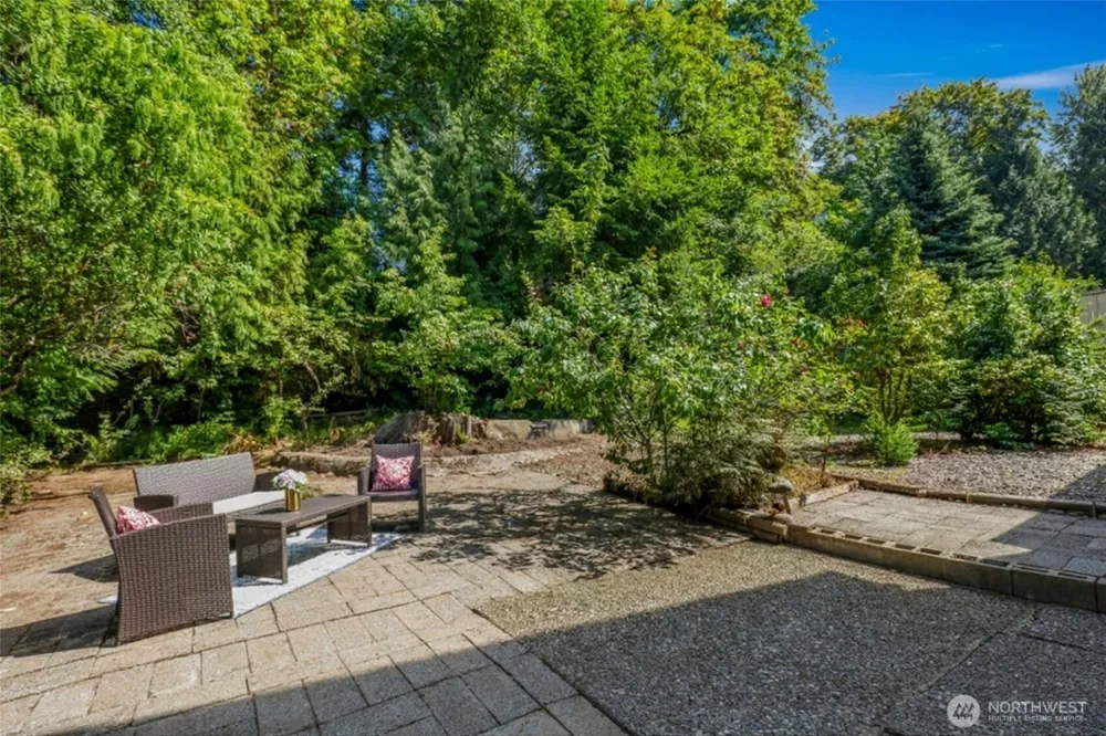 1124 S 23rd Street Renton, WA 98055