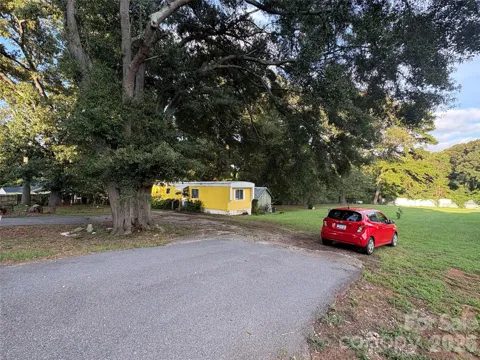 875 Hilldale Drive