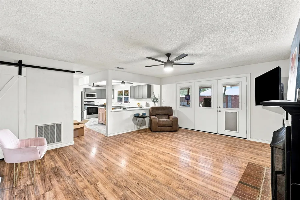 6832 Parkwood Drive North Richland Hills, TX 76182
