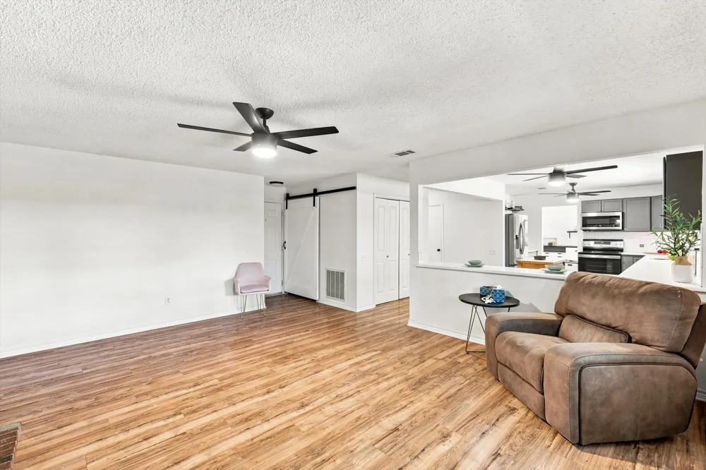 6832 Parkwood Drive North Richland Hills, TX 76182