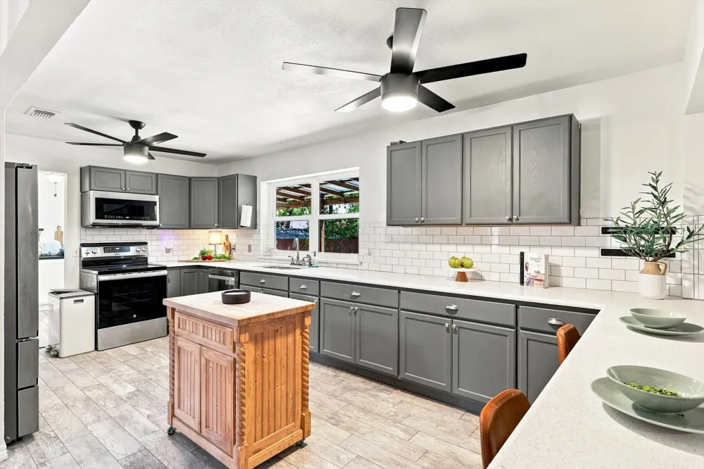 6832 Parkwood Drive North Richland Hills, TX 76182
