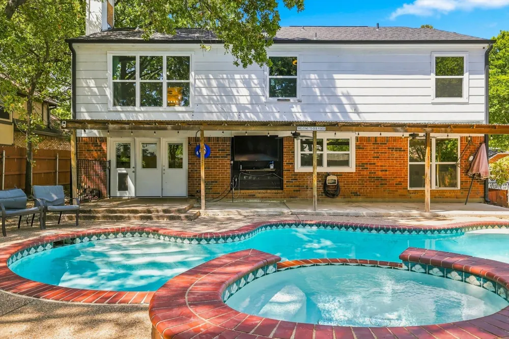 6832 Parkwood Drive North Richland Hills, TX 76182