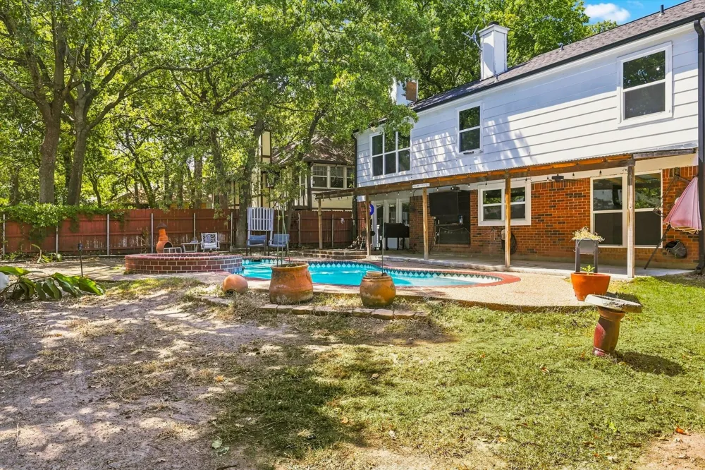 6832 Parkwood Drive North Richland Hills, TX 76182