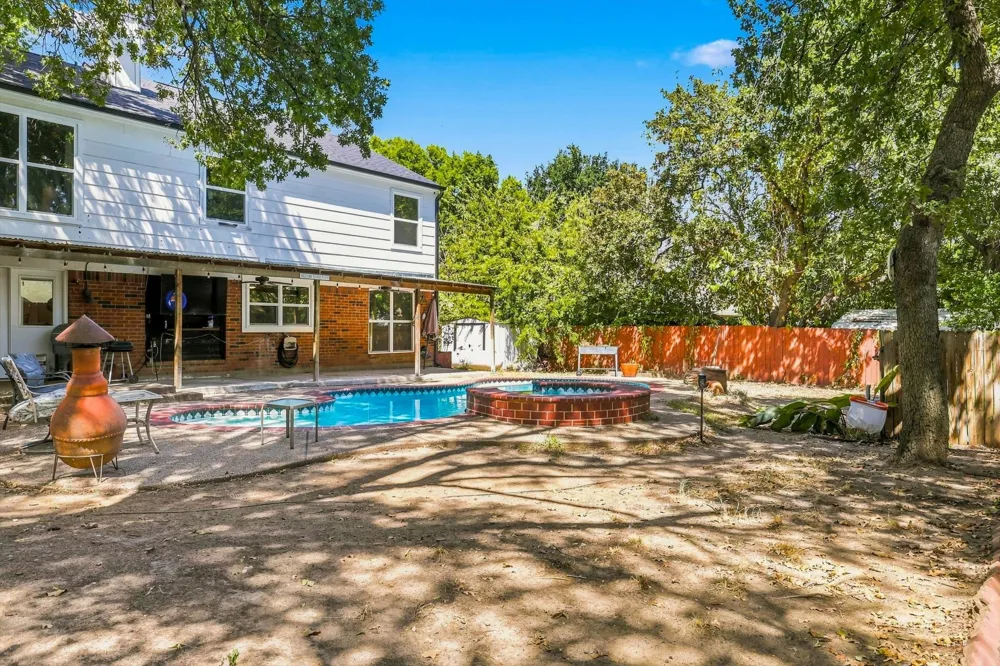 6832 Parkwood Drive North Richland Hills, TX 76182