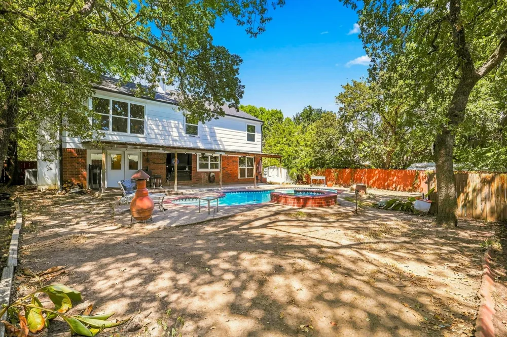 6832 Parkwood Drive North Richland Hills, TX 76182