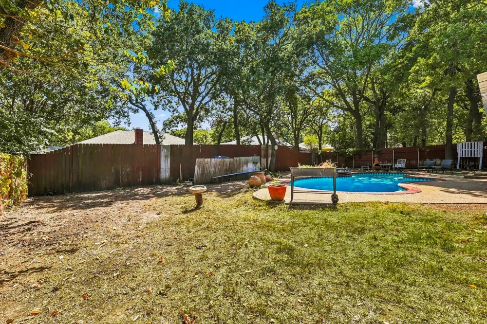 6832 Parkwood Drive North Richland Hills, TX 76182