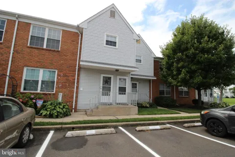 412 DOVE COURT