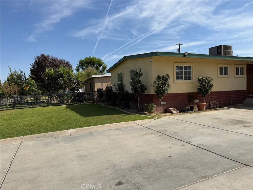 2601 Dore Drive Bakersfield, CA 93304