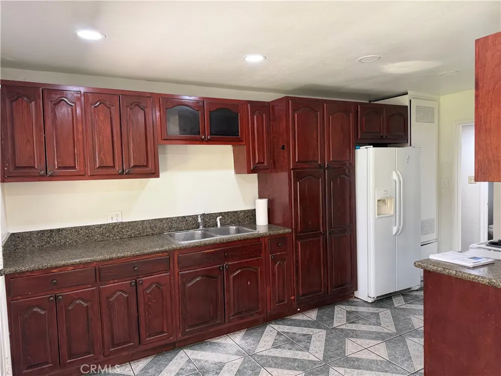 2601 Dore Drive Bakersfield, CA 93304