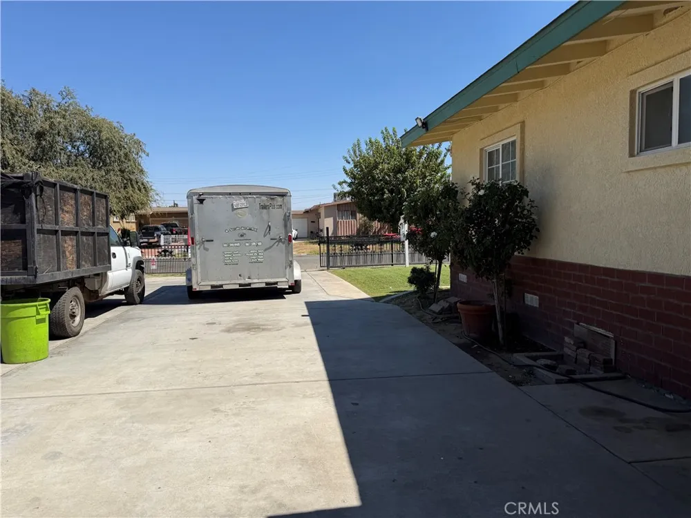 2601 Dore Drive Bakersfield, CA 93304