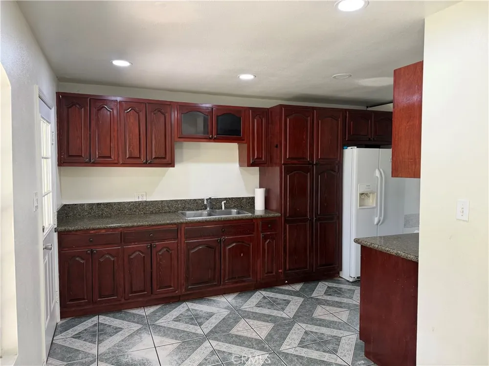 2601 Dore Drive Bakersfield, CA 93304