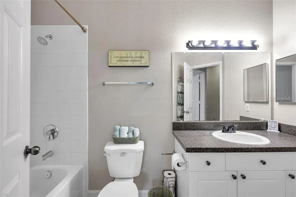 2279 PORTOFINO PLACE #20-202 Palm Harbor, FL 34683