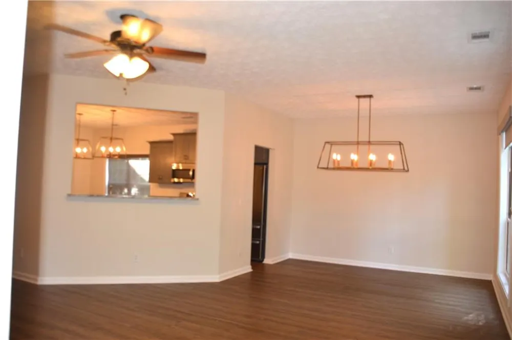 2021 Crestview Way Woodstock, GA 30188