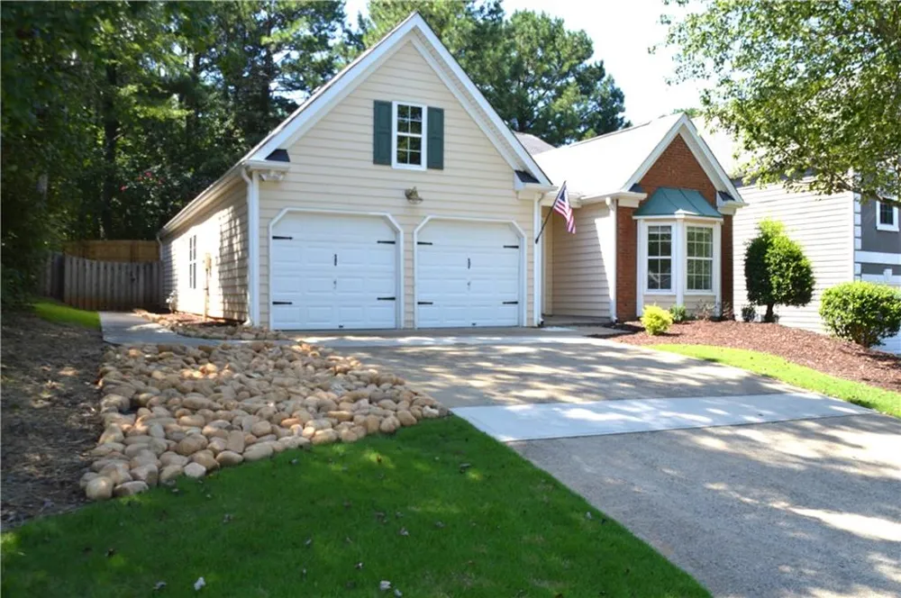 2021 Crestview Way Woodstock, GA 30188