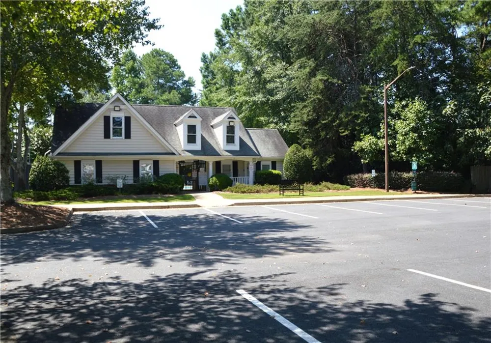 2021 Crestview Way Woodstock, GA 30188